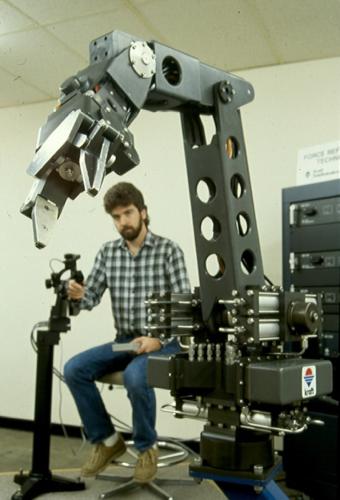 Operating the Kraft Grips Manipulator